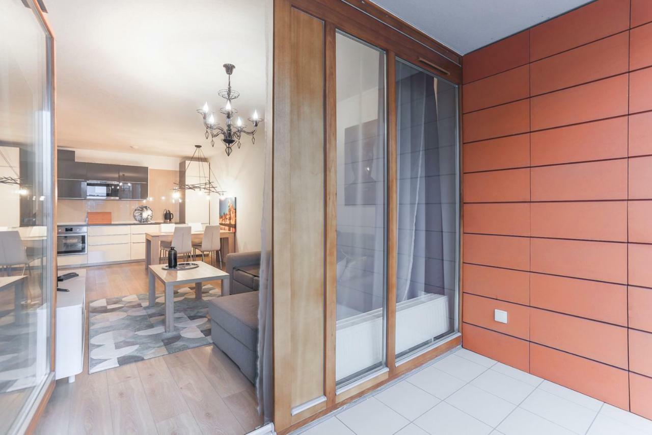 Apartmate Spacious Apartment With Balcony Oldtown For 6 People Гданск Екстериор снимка