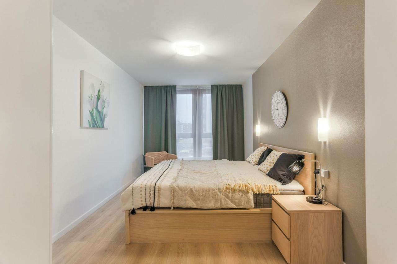 Apartmate Spacious Apartment With Balcony Oldtown For 6 People Гданск Екстериор снимка
